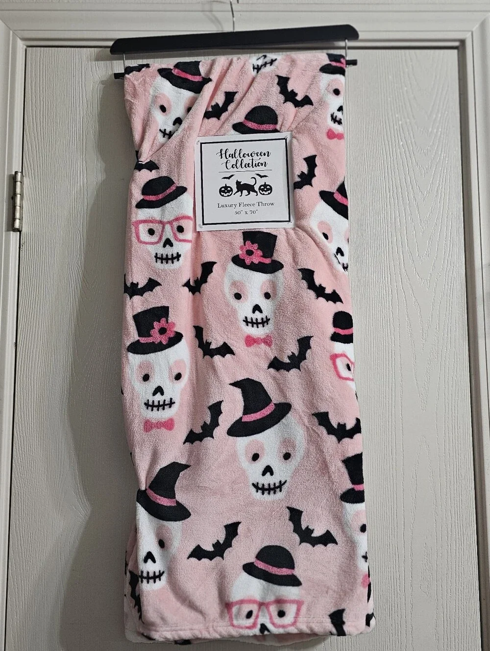 New Halloween Black Bats Skeletons w/ Flower Top Hats Pink Throw Blanket 50 x 70
